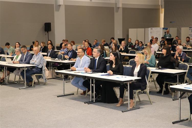 Slika /slike/ICAM zajedno.jpg